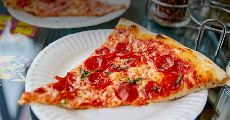 Whether youre craving Neapolitan-style pizza, Deep-dish pie, NY-style pizza, or vegan and gluten-free pizza there is a mouthwatering pie for you in LA. . Best pizza in la